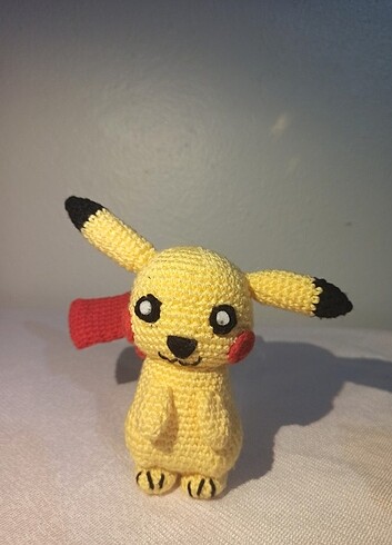 Pikachu oyuncak 