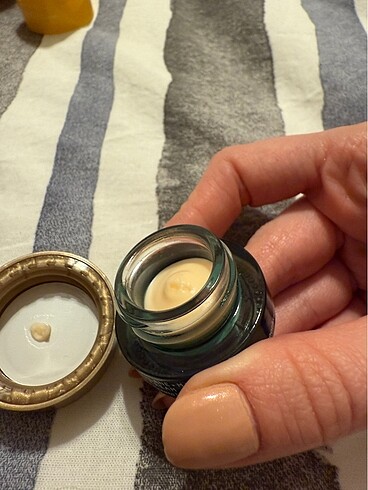 Beden Biossance eye cream