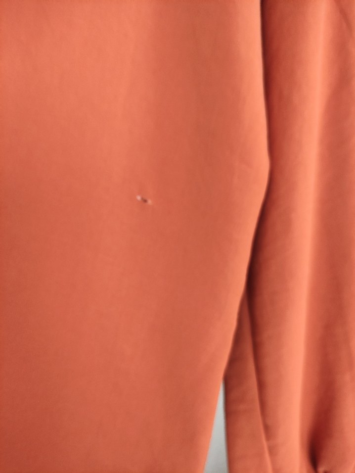 Uzun Kollu Düğmeli Salaş Tunik ufak bi defosu var kremit renk - Görsel 3