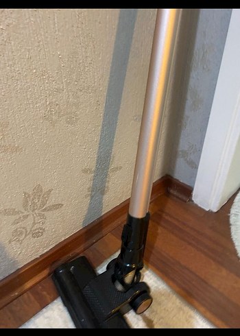 Bej ve Gri Kablosuz Elektrikli Süpürge - Görsel 3