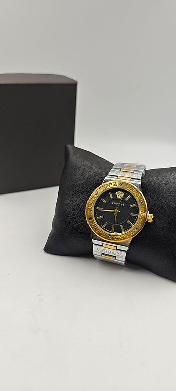 VERSACE