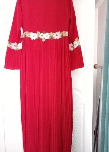 38 Beden kırmızı Renk Tesettür elbise 