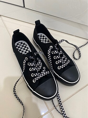 DeeZee converse