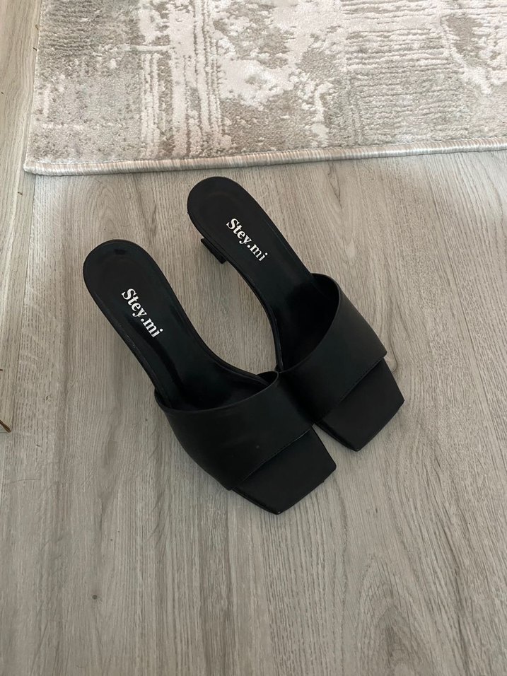 Siyah Rugan Kadın Topuklu Terlik - Görsel 3