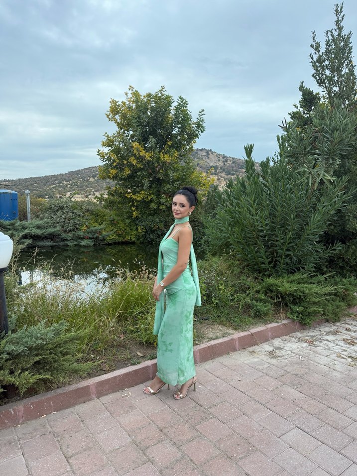 Yeşil Drapeli Uzun Straplez Kadın Elbise - Görsel 2