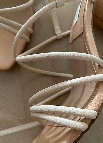 Stradivarius topuklu sandalet - Görsel 6