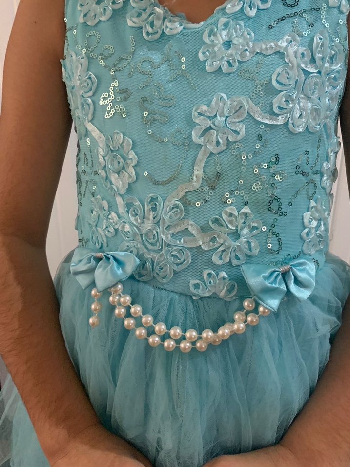 Mavi Nakışlı Şeffaf Kapüşonlu Kız Elbisesi - Görsel 5