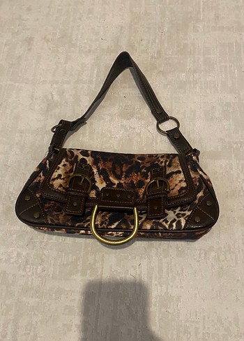 Bershka Siklik Ve Rahatlik Leopar Desenli Omuz Cantasi