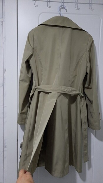 m Beden Trench coat