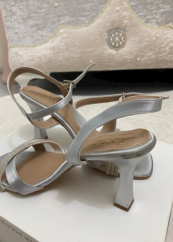 Gri Blok Topuklu Kadın Ayakkabı - Görsel 5