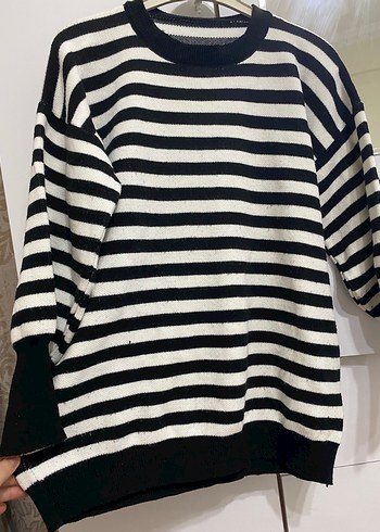 Kadın Beyaz Siyah Çizgili Örgü Triko - Görsel 3