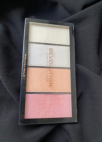 Revolution Aydınlatıcı highlighter paleti