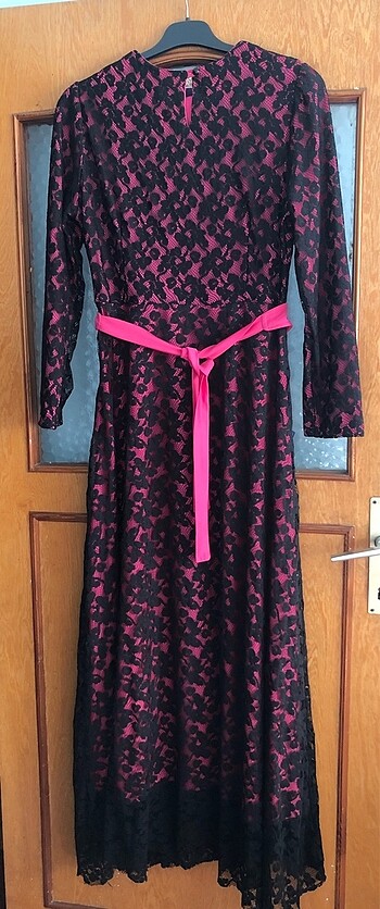 44 Beden Siyah-Pembe Elbise