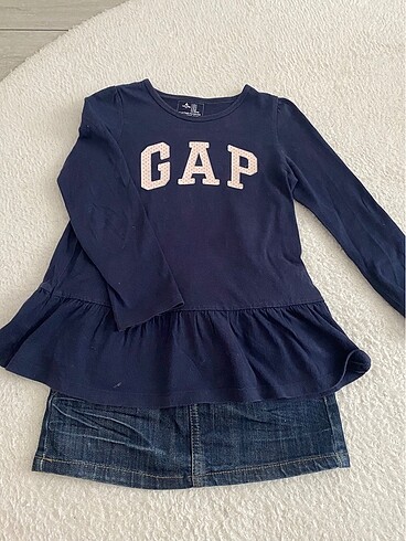 GAP t-shirt