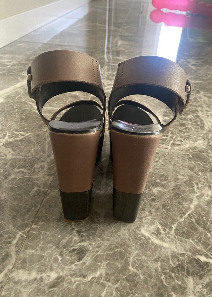 Derimod topuklu sandalet - Görsel 3