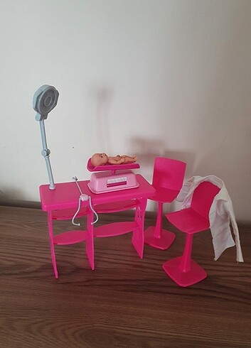 Doktor Barbie'nin Muayene Odası