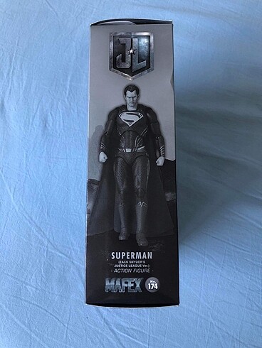  Beden Mafex ZSJL Superman Figür