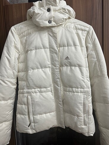 Adidas Kaz tüyü şişme mont