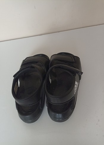 27 Beden Adidas Siyah Erkek Çocuk Sandalet