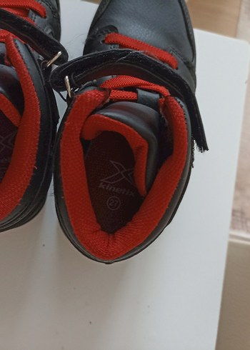 27 Beden Kızıl Siyah Yılan Desenli Erkek Botu