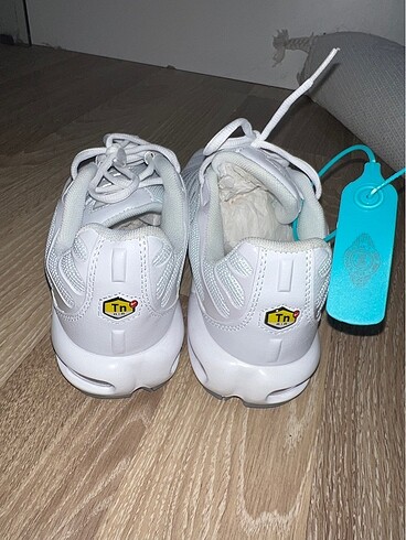 42 Beden beyaz Renk TN nike