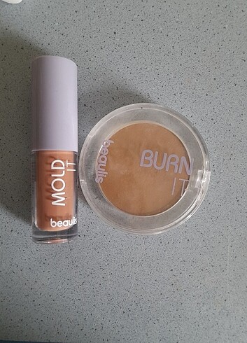 Kadın bronzer 