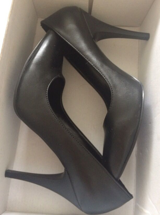 Diğer Çok yeni siyaj deri stiletto