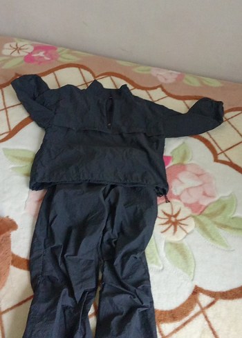 LC Waikiki Koyu Lacivert Cocuk Yagmurluk Takimi