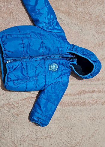 Mavi Kapüşonlu Erkek Çocuk Mont - Görsel 2