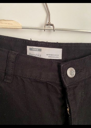 Siyah Kemerli Bol Kesim  Kot Pantolon - Görsel 2