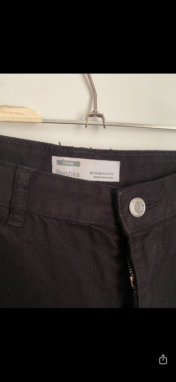 Siyah Kemerli Bol Kesim  Kot Pantolon - Görsel 2