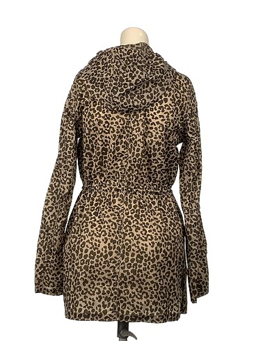 m Beden Defacto Trenchcoat %70 İndirimli.