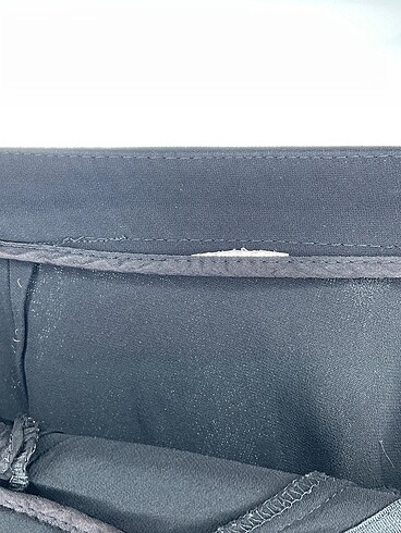 36 Beden siyah Renk PreLoved Kumaş Pantolon %70 İndirimli.