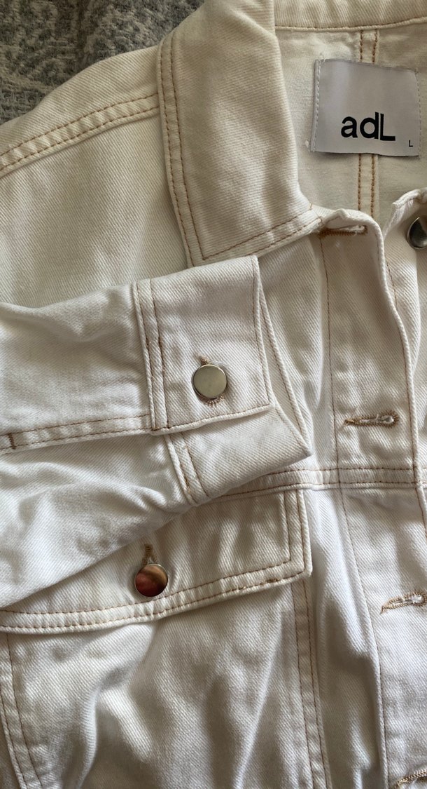 Düğmeli Beyaz Kadın Denim Ceket - Görsel 4