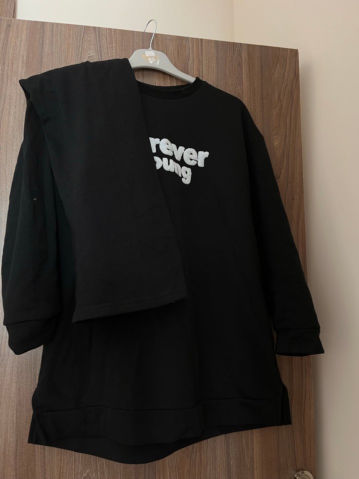 Siyah Baskılı eşofman takımı - Görsel 2