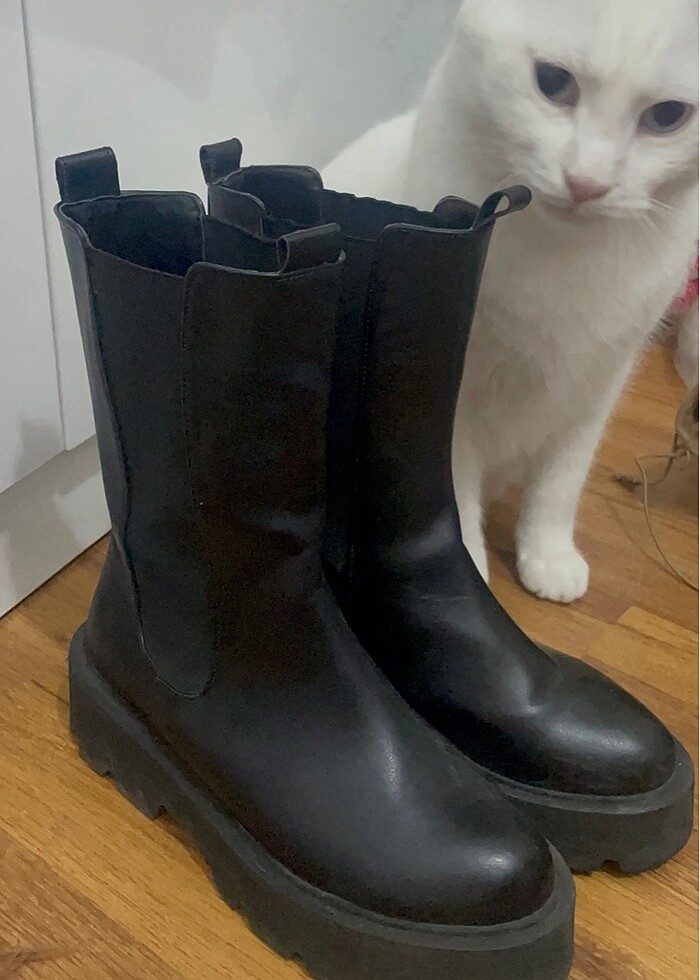 Siyah bot - Görsel 2