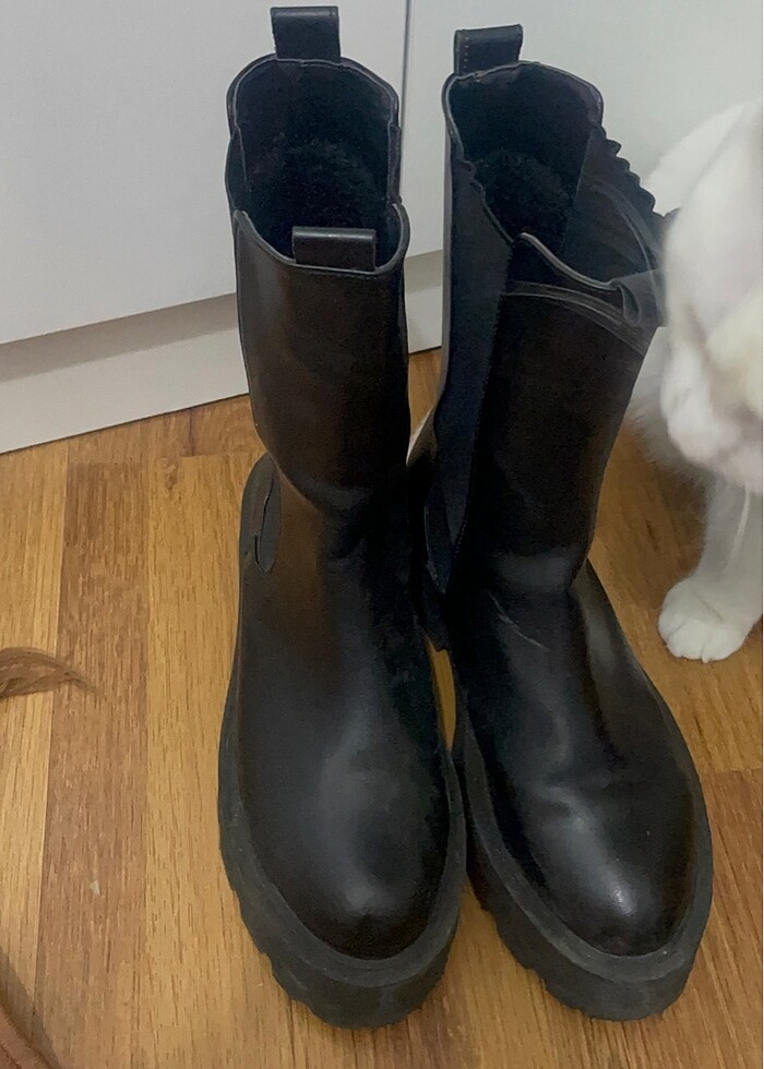 Siyah bot - Görsel 3