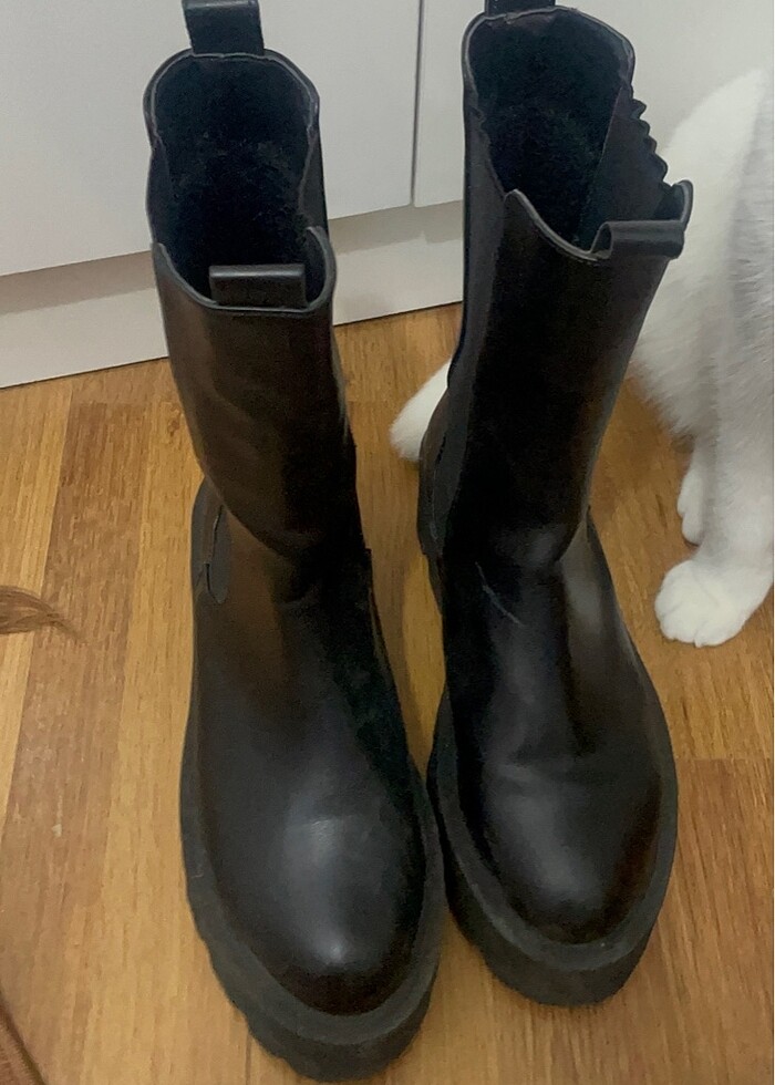 Siyah bot - Görsel 4