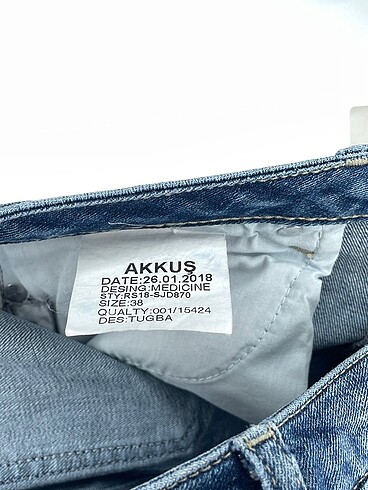 38 Beden çeşitli Renk PreLoved Skinny %70 İndirimli.