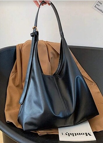 Zara Siyah Büyük Boy Çizgi Detaylı Kol Çantası