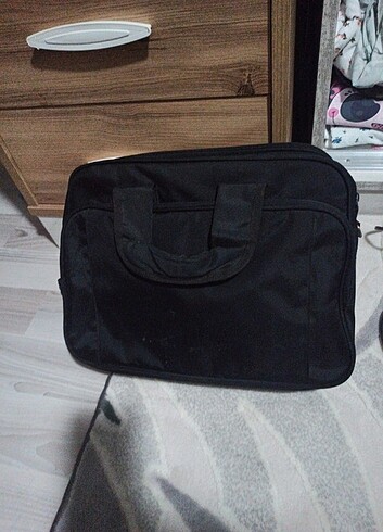 Diğer Laptop Çantası