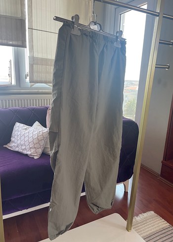 Primark Primark Haki Paraşüt kumaş 12-13 yaş Pilili Rahat Pantolon