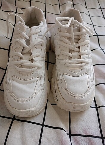 38 Beden beyaz Renk Bershka spor ayakkabı