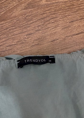 V Yaka Fırfırlı Keten Kadın Bluz - Görsel 2