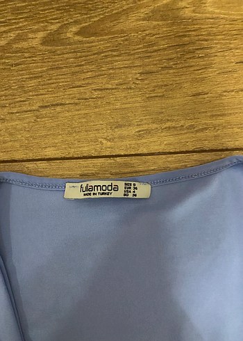 Mavi Pilili Kısa Kollu V Yaka Bluz - Görsel 2