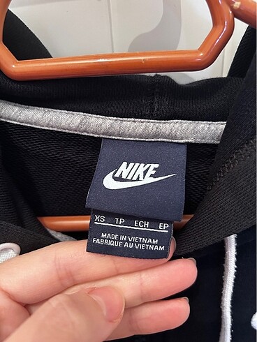 Nike Nike Kapüşonlu Siyah Pamuklu Hırka