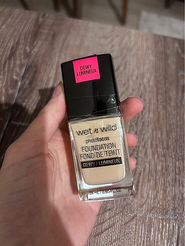 Wet n Wild fondöten Ivory