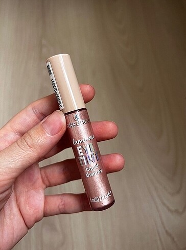 Essence Eye Tint Liquid Shadow 01 Dazzling Rose