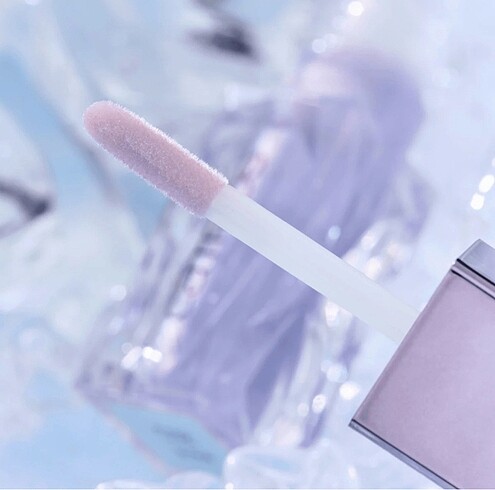 Beden Catrice Lipgloss Dolgunlaştırıcı Efekt