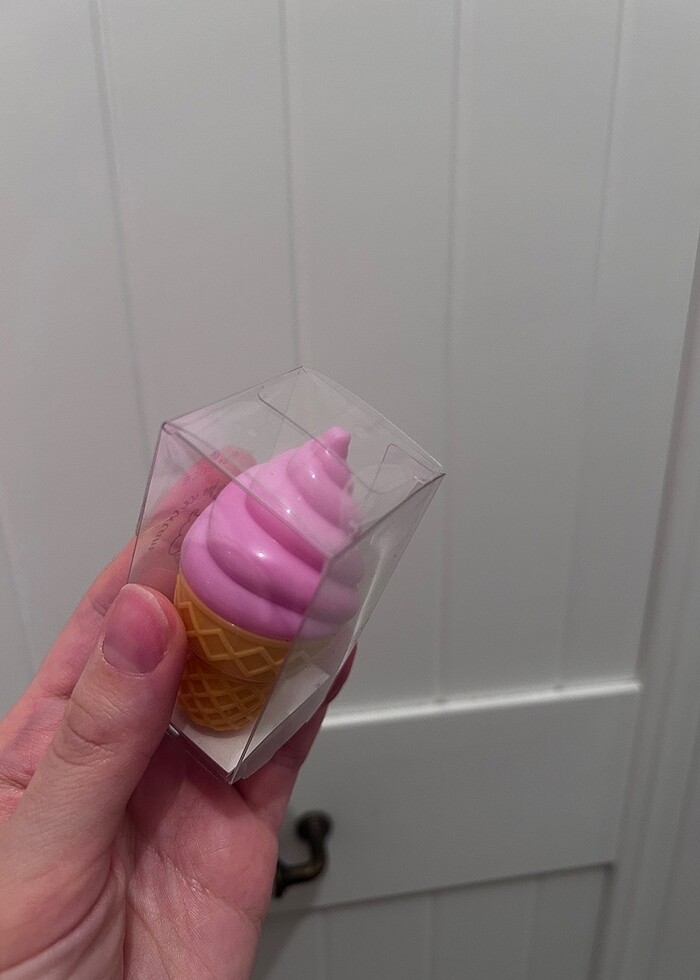 Essence Ice Cream Lip Balm - Görsel 3